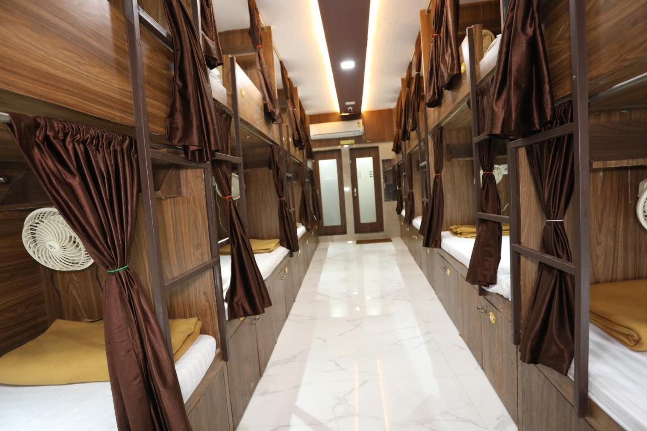 Mango Marol Dormitory Мумбаї Екстер'єр фото