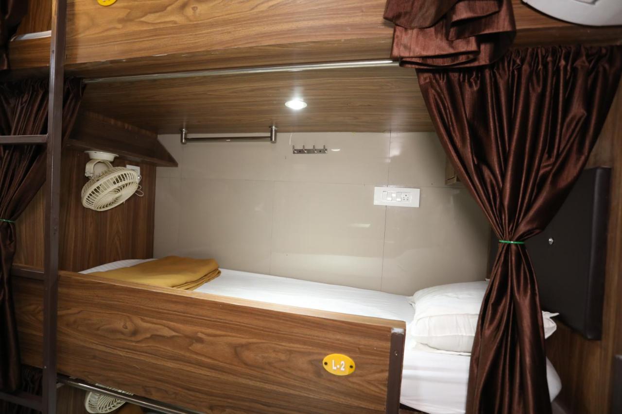 Mango Marol Dormitory Мумбаї Екстер'єр фото
