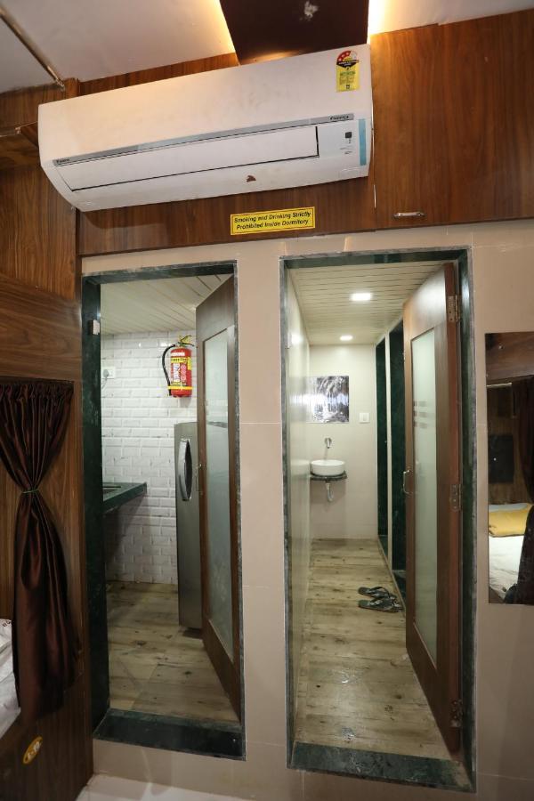 Mango Marol Dormitory Мумбаї Екстер'єр фото