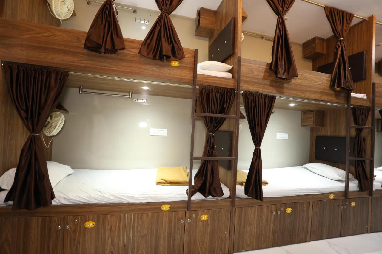Mango Marol Dormitory Мумбаї Екстер'єр фото