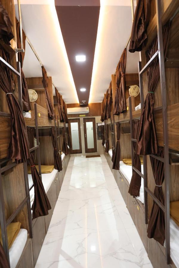 Mango Marol Dormitory Мумбаї Екстер'єр фото